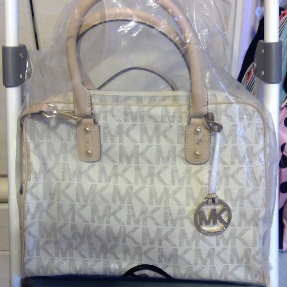 Michael kors bags - Picture 3 of 4